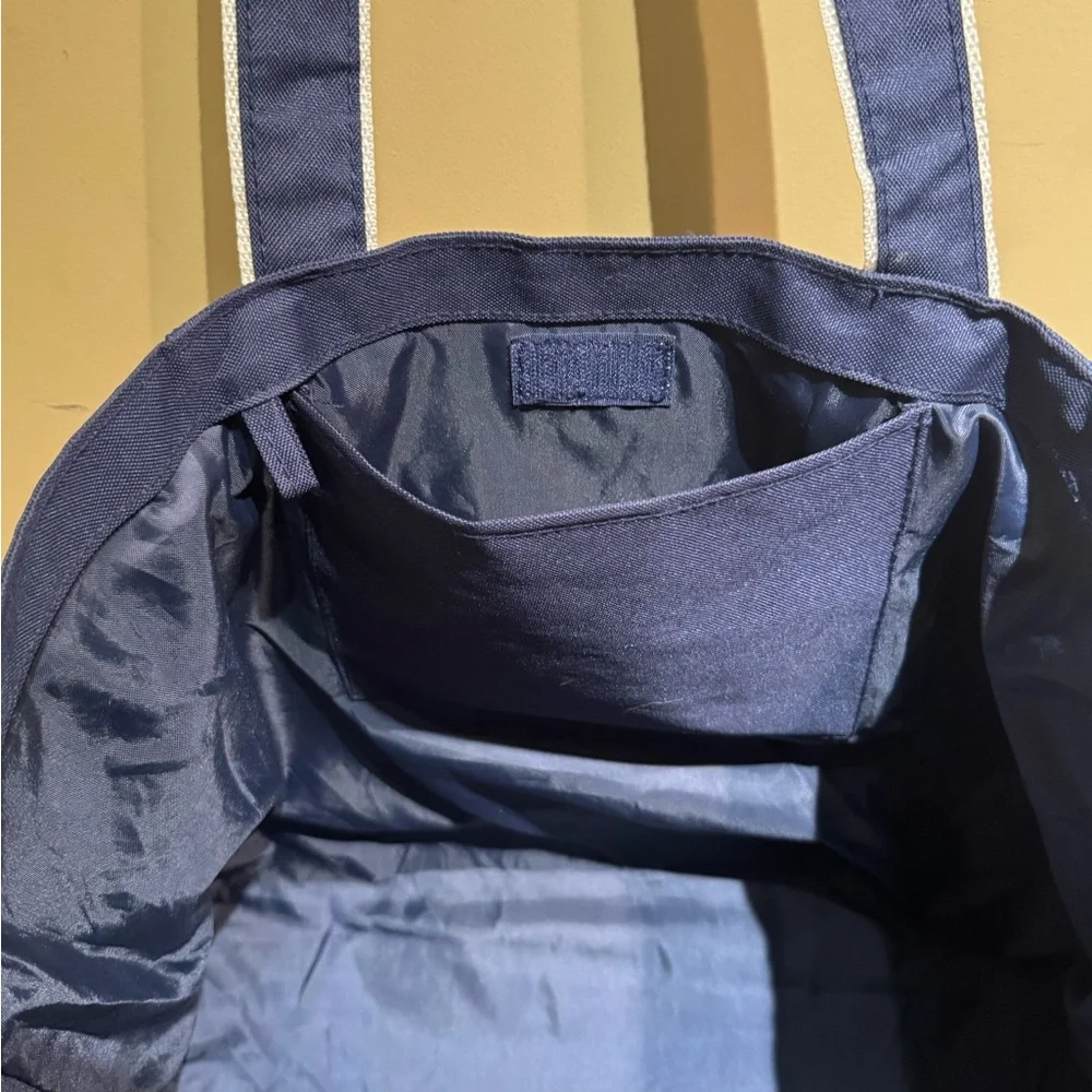 Geckobrands Michigan Lakes Oversized Waterproof Beach Tote EUC